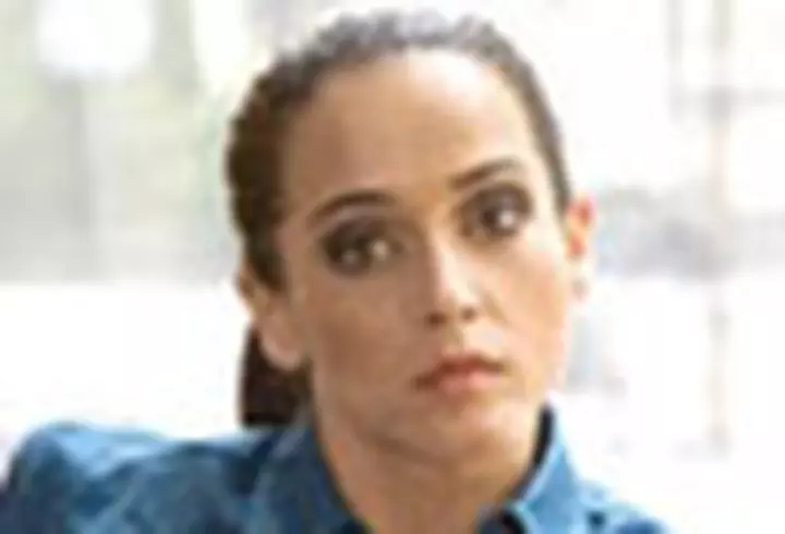 Irina Pacurariu - La business  class sau la bagaje?