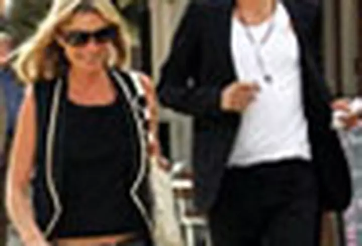 Irina Pacurariu - La business  class sau la bagaje?