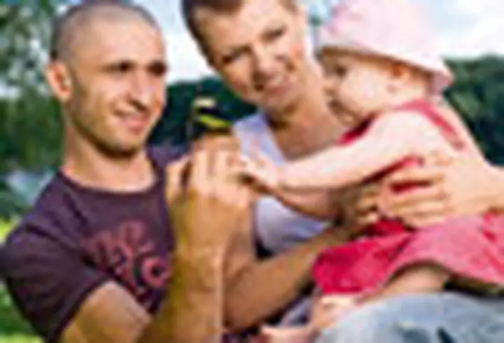 Smiley- Intre doua nu-l ploua