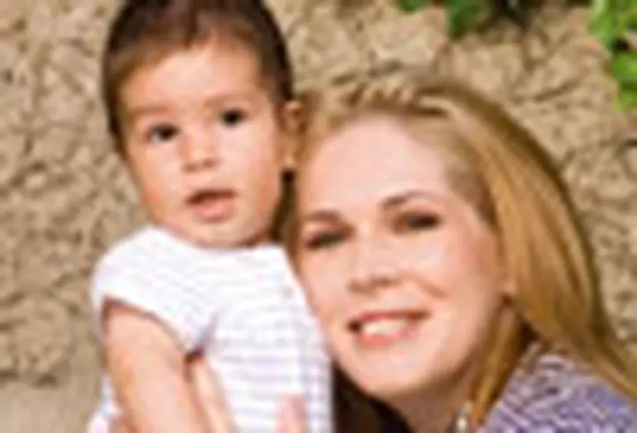 Smiley- Intre doua nu-l ploua