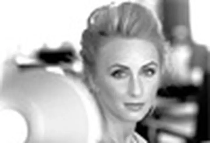 Smiley- Intre doua nu-l ploua