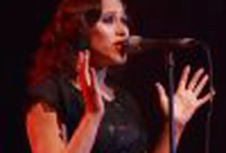 Monica Barladeanu a urmat cursuri de actorie la Hollywood