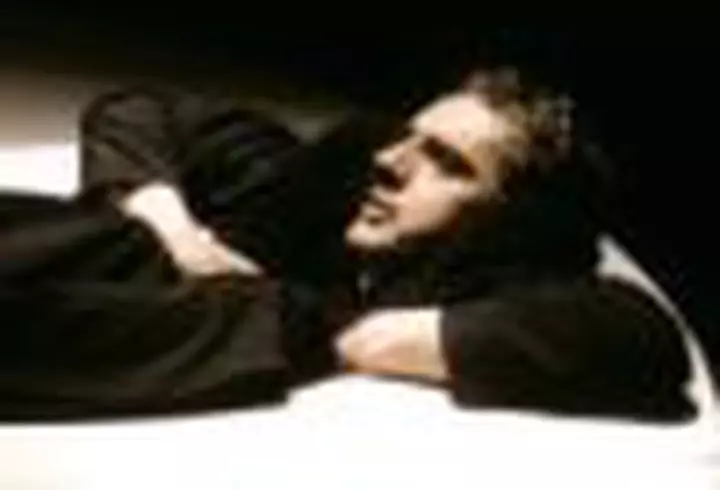 Monica Barladeanu a urmat cursuri de actorie la Hollywood