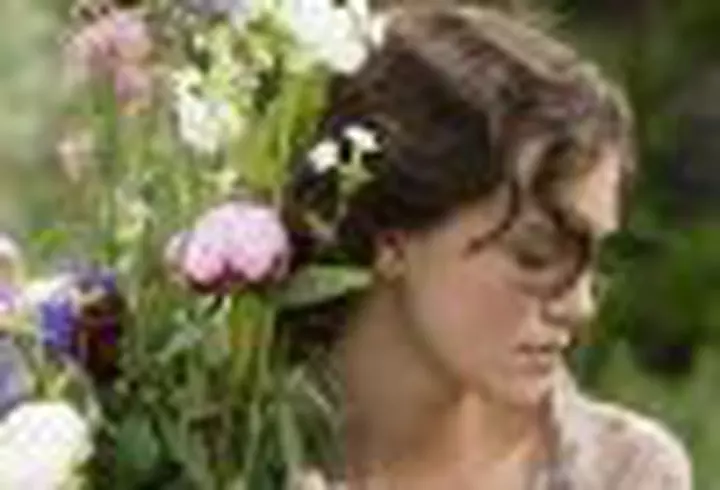 Monica Barladeanu a urmat cursuri de actorie la Hollywood