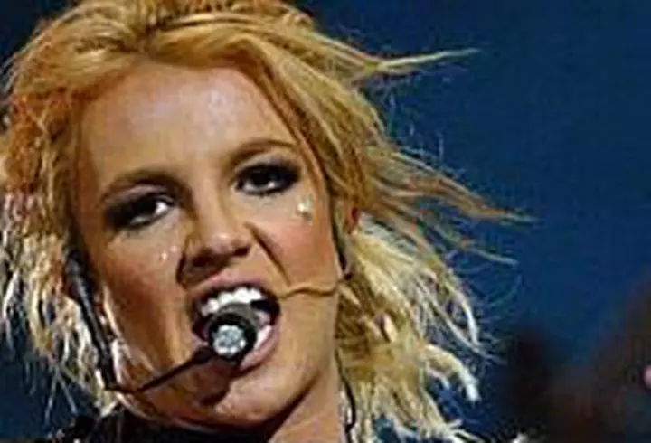 Kylie Minogue s-a impacat cu Olivier Martinez