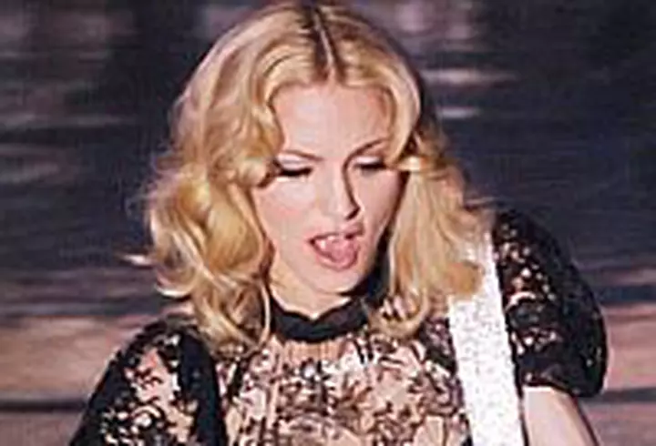 Corina are un nou videoclip - Video