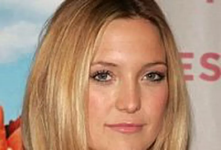 Cosmina Pasarin se dezbraca