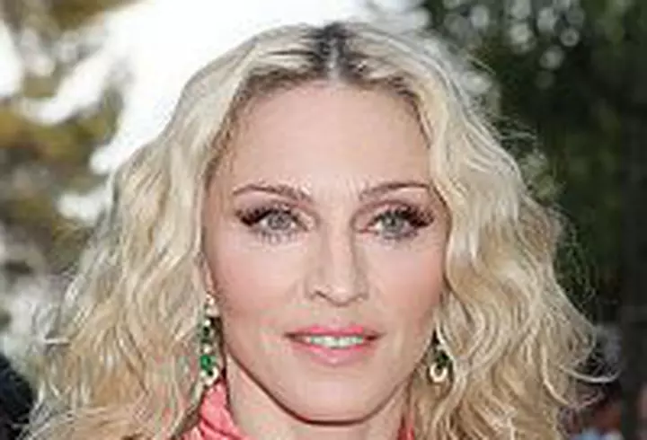 Mihaela Radulescu - Calatorie cu stil alaturi de Louis Vuitton