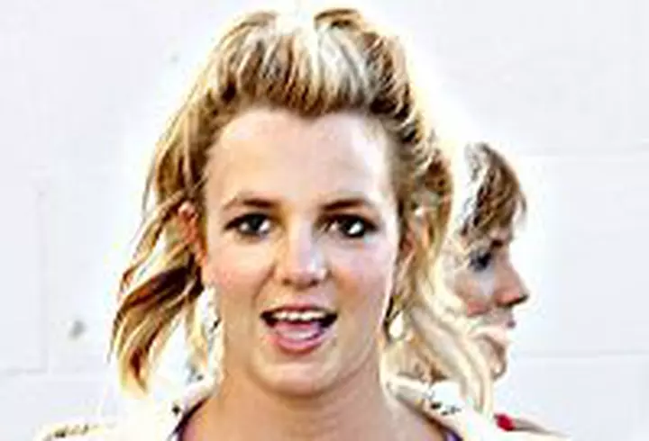 Amy Winehouse - Back to hospital - Video