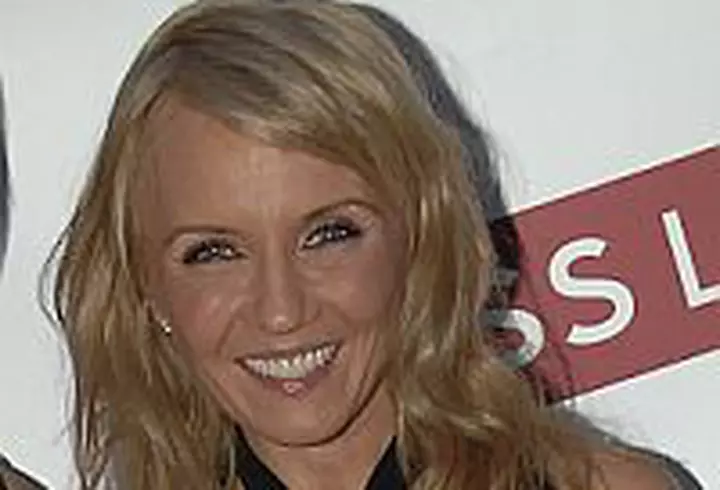 Kylie Minogue a fost decorata de Printul Charles