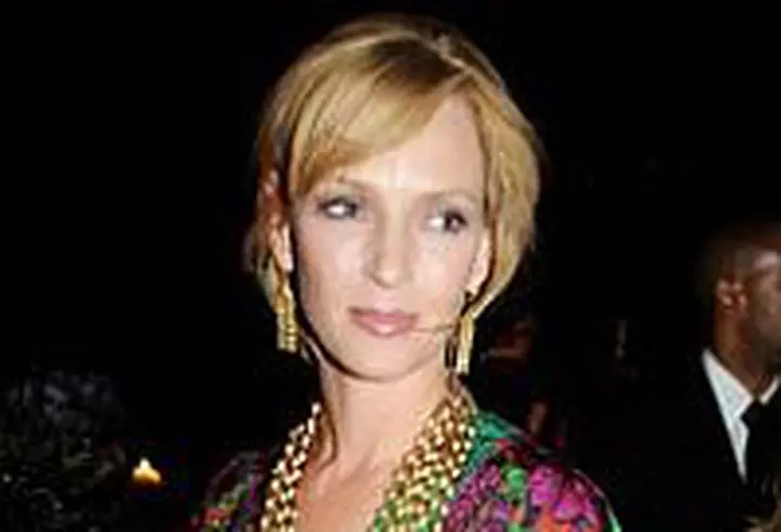 Kylie Minogue a fost decorata de Printul Charles