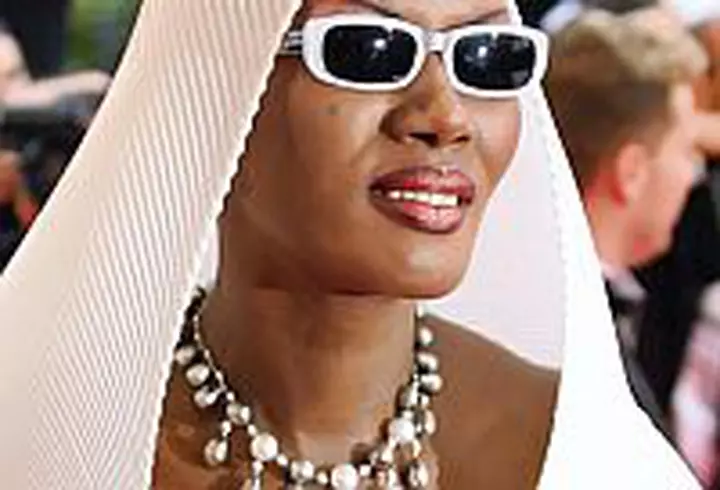 Vedete și influenceri, la VIVA! Influencers Party 2019. Primele imagini de la eveniment: cele mai spectaculoase ținute