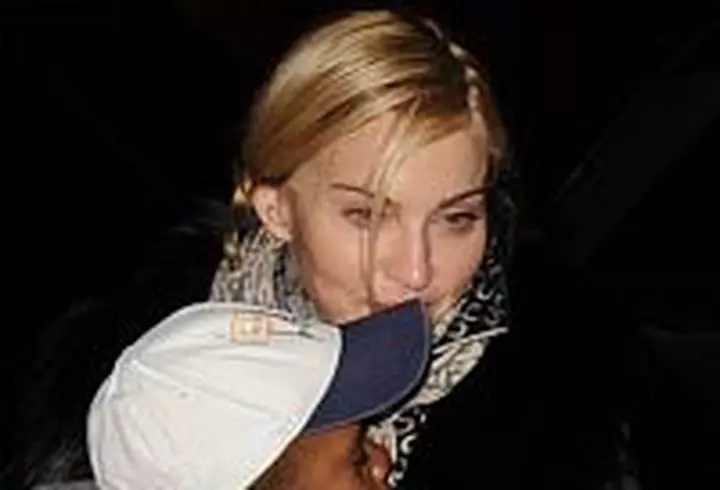 Farrah Fawcett se lupta pentru viata intr-un spital din LA