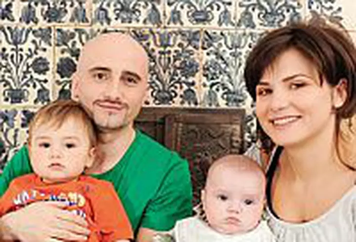 Harrison Ford si Calista Flockhart adopta o fetita