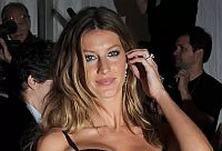 Harrison Ford si Calista Flockhart adopta o fetita