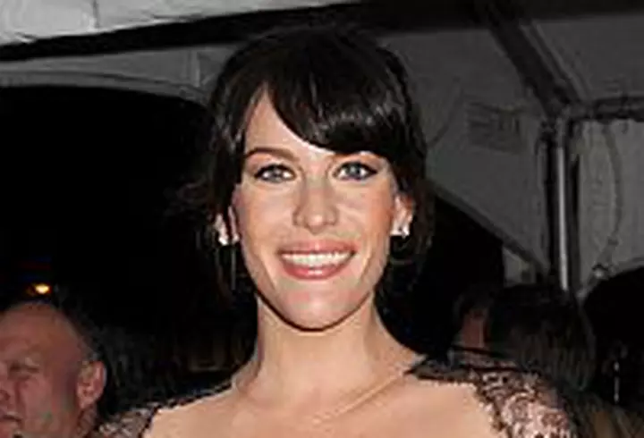 Alege haine in nuante nude pentru un look fresh