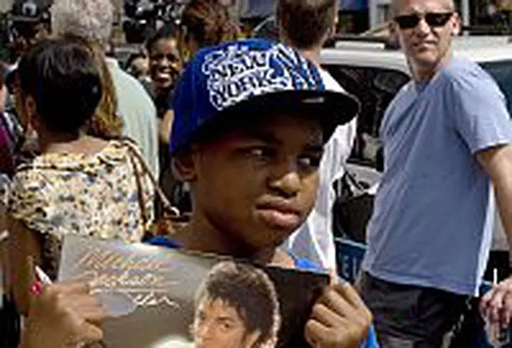 Tatal lui Michael Jackson vrea sa lanseze Jackson 3