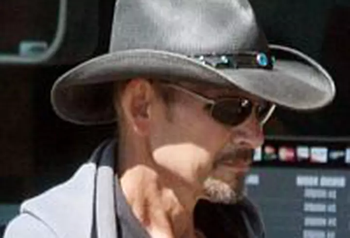 Amfitrion - Gabi Szabo