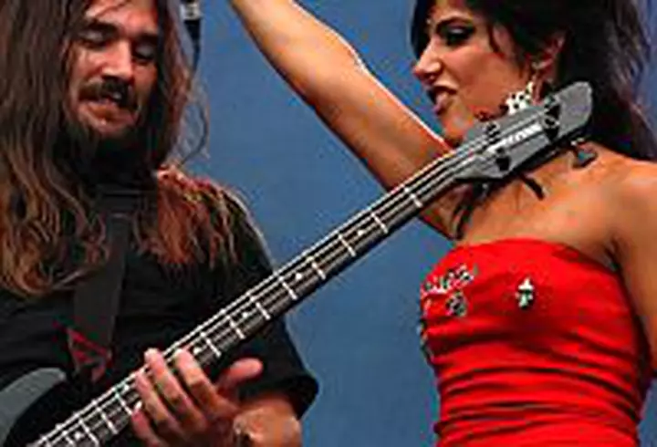 Amfitrion - Gabi Szabo