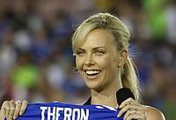 Amfitrion - Gabi Szabo