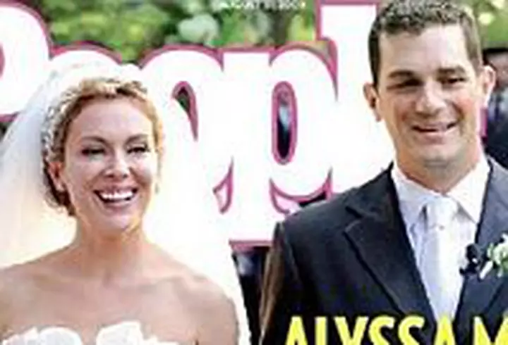 Horia Brenciu isi sarbatoreste ziua pe Facebook