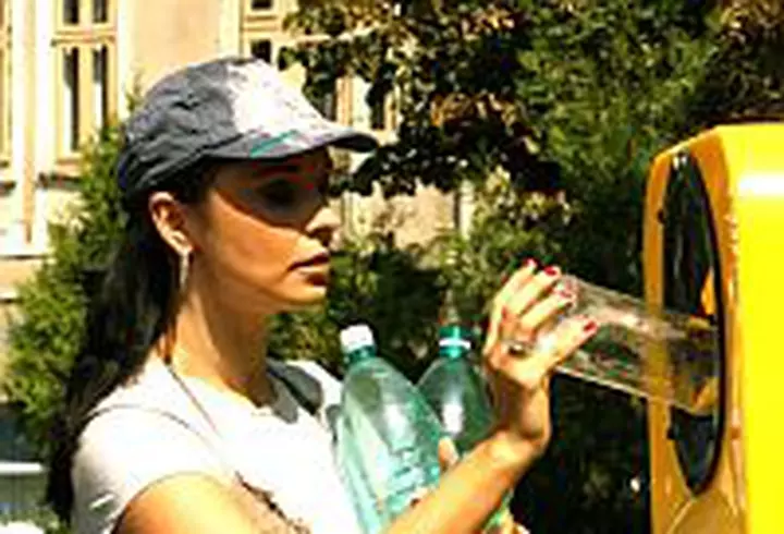 Horia Brenciu isi sarbatoreste ziua pe Facebook