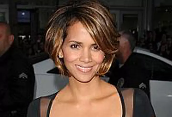 Horia Brenciu isi sarbatoreste ziua pe Facebook