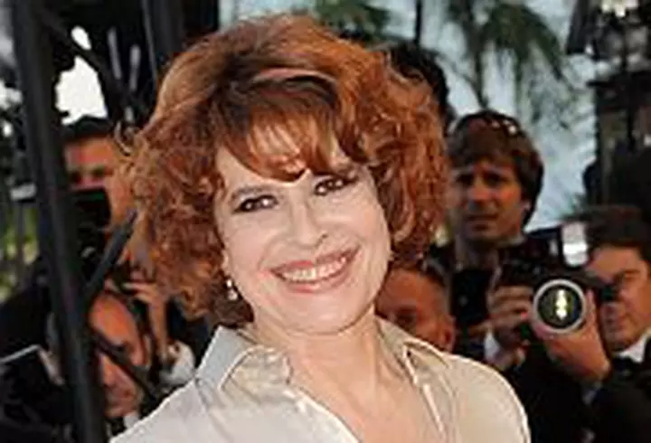 Sarah Michelle Gellar a nascut o fetita