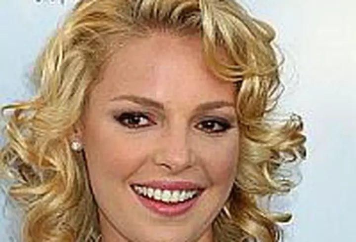 Laura Cosoi isi face buletin de Bucuresti