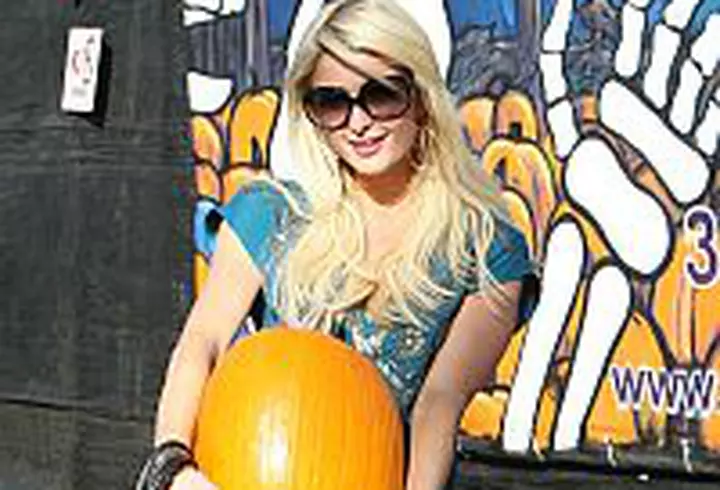 Andreea Raicu se relaxeaza in Thailanda