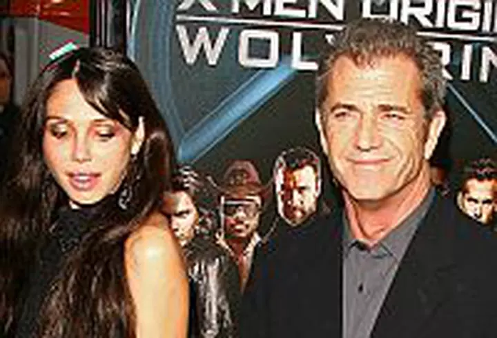 Andreea Raicu se relaxeaza in Thailanda