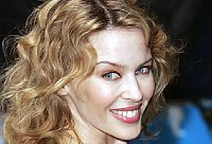 Andreea Raicu se relaxeaza in Thailanda