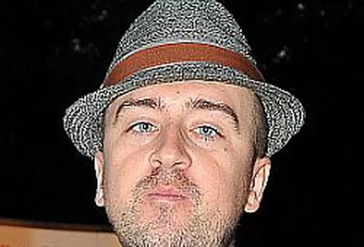 Cosmina Pasarin are intalnire pe 2