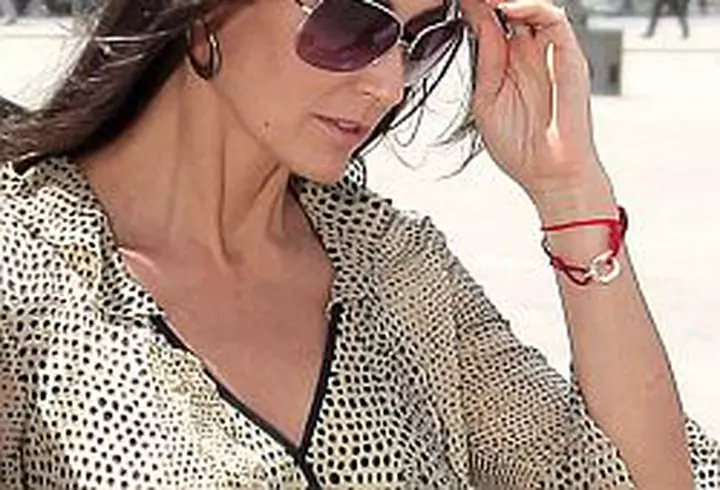 Diana Dumitrescu - Fotografii sexy pentru sotul ei