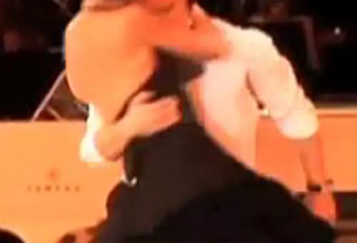 Diana Dumitrescu - Fotografii sexy pentru sotul ei