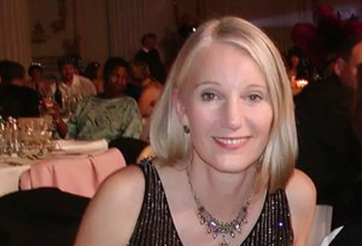 Diana Dumitrescu - Fotografii sexy pentru sotul ei