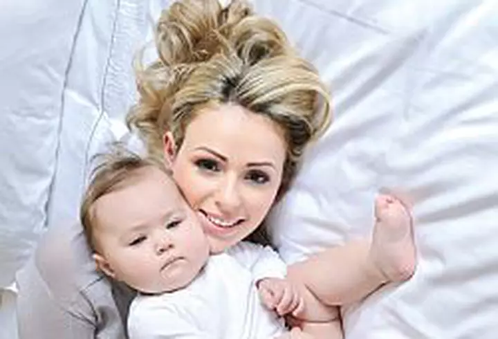 Diana Dumitrescu - Fotografii sexy pentru sotul ei