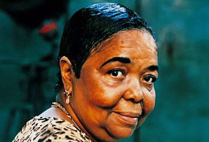 Lucian Mandruta locuieste doua zile intr-un cort (Update)