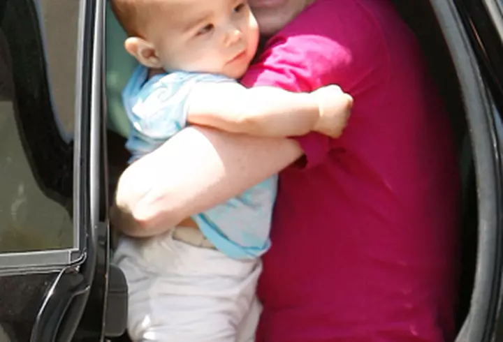 Salma Hayek - Secretul siluetei ei? Viermii si insectele...