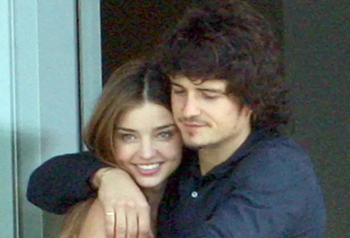 Salma Hayek - Secretul siluetei ei? Viermii si insectele...