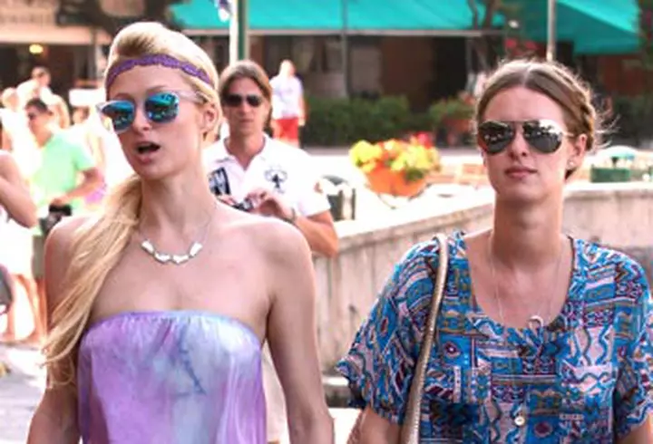 Femei cu sange albastru implicate in activitati caritabile