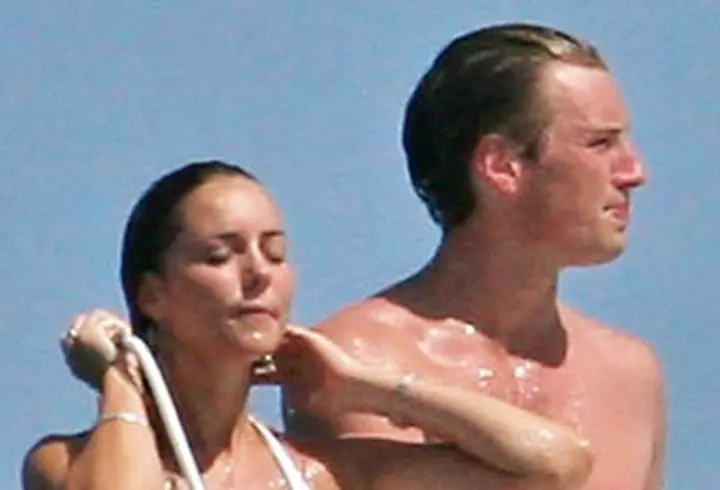 Razvan Simion - Cum sa scrii povesti in 4