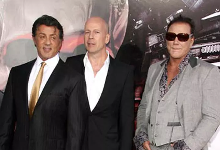 Razvan Simion - Cum sa scrii povesti in 4