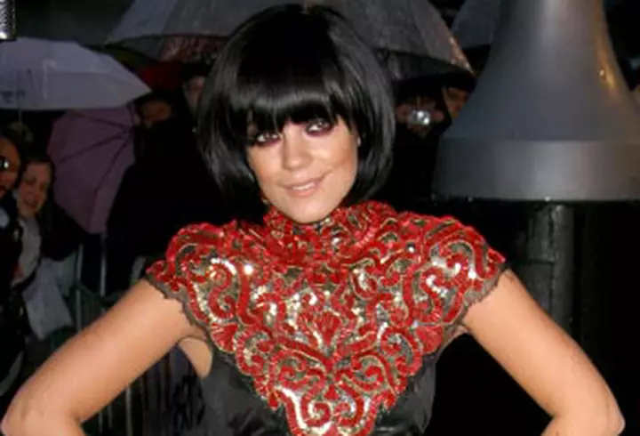 Razvan Simion - Cum sa scrii povesti in 4