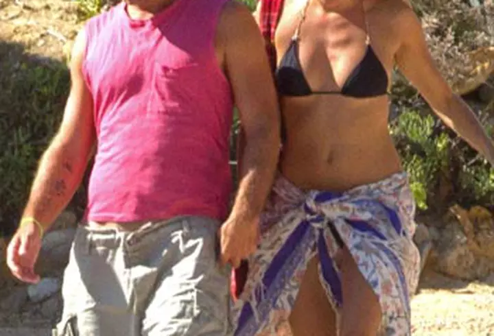 Robbie Williams lanseaza un ”best of”