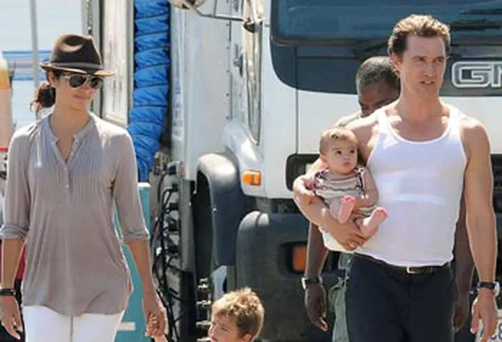 Robbie Williams lanseaza un ”best of”