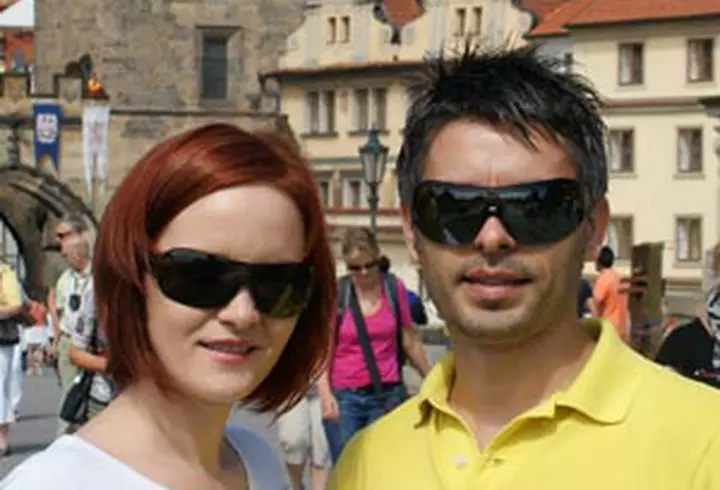 Robbie Williams lanseaza un ”best of”