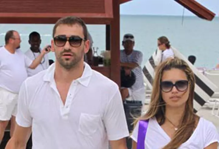 Robbie Williams lanseaza un ”best of”