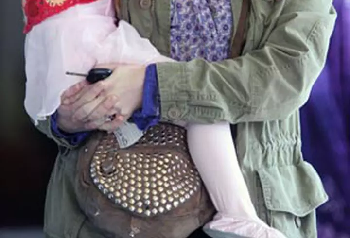 Cheryl Cole promite un nou hit - VIDEO