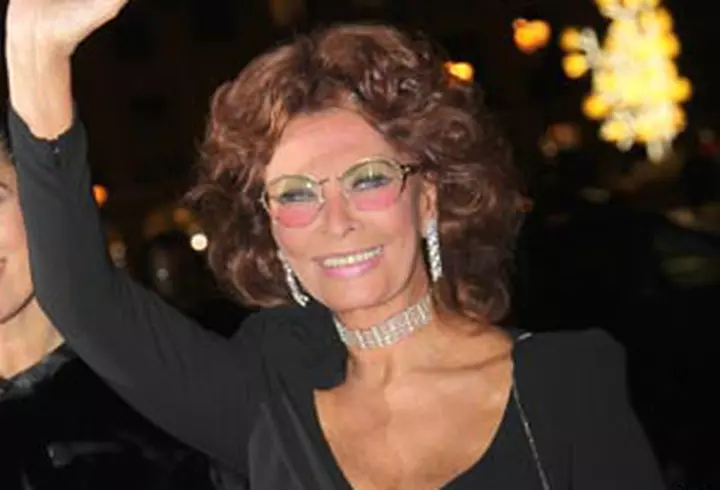 Cele mai dorite femei din lume: Blake Lively, Mila Kunis, Sofia Vergara